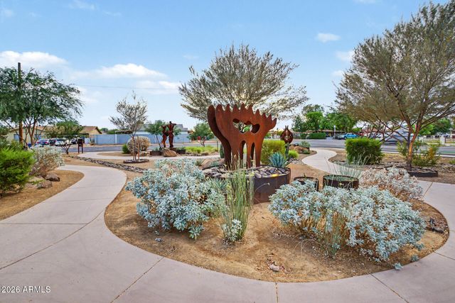 6414 W MITCHELL Drive, Phoenix, AZ 85033