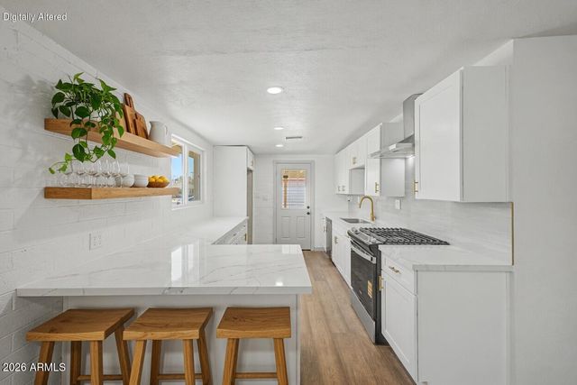 6414 W MITCHELL Drive, Phoenix, AZ 85033