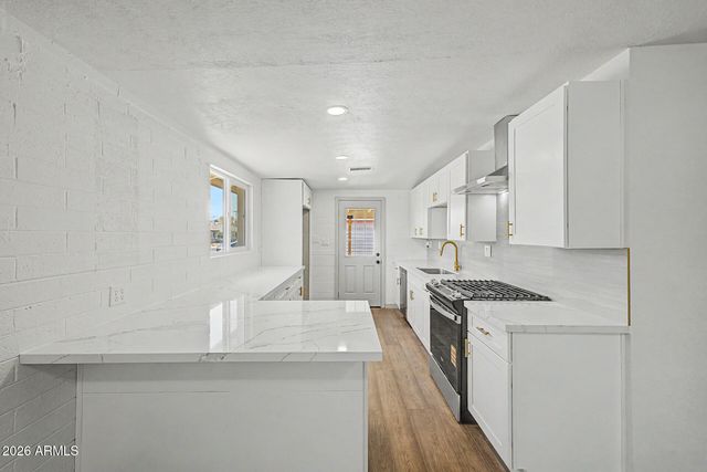 6414 W MITCHELL Drive, Phoenix, AZ 85033