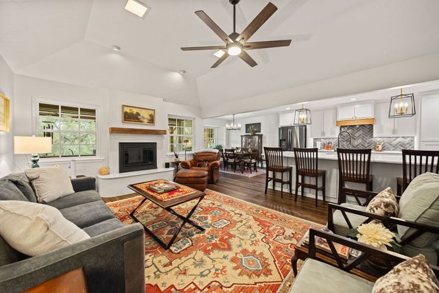 410 De La Cruz Street, Weatherford, TX 76085