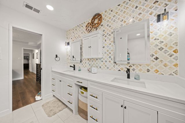 410 De La Cruz Street, Weatherford, TX 76085