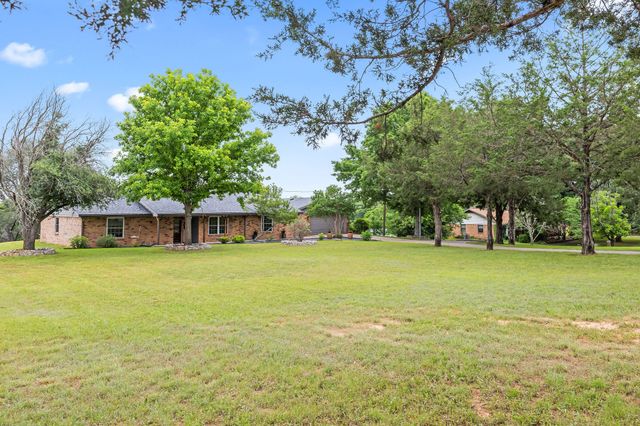 410 De La Cruz Street, Weatherford, TX 76085