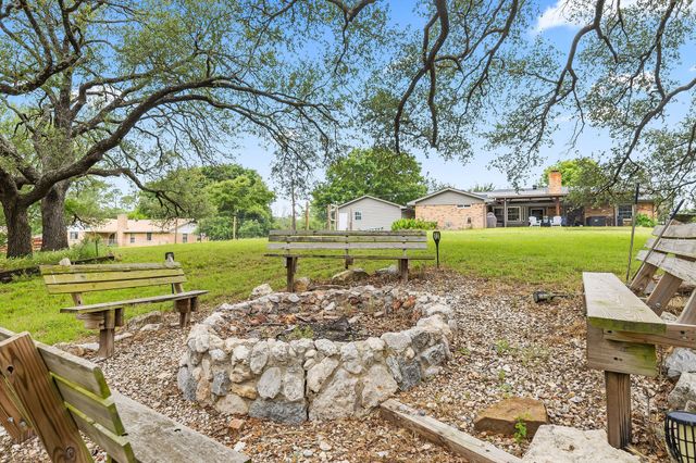 410 De La Cruz Street, Weatherford, TX 76085