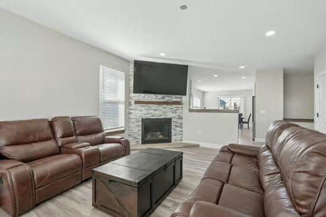 9120 Prairie Crossing DRIVE, Franksville, WI 53126