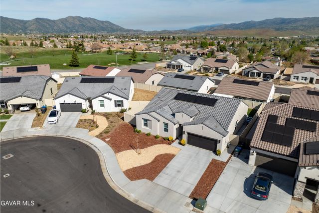 219 Artina Court, Tehachapi, CA 93561