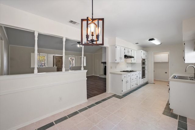 505 Meadow Ridge, Cedar Hill, TX 75104