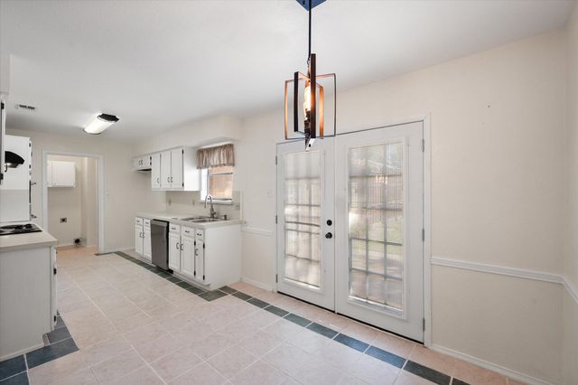 505 Meadow Ridge, Cedar Hill, TX 75104