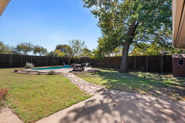 505 Meadow Ridge, Cedar Hill, TX 75104