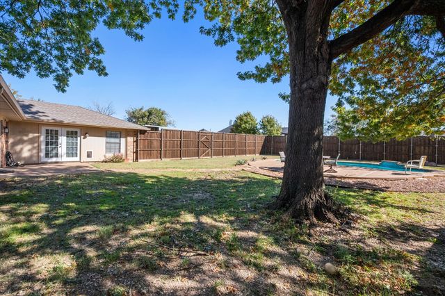 505 Meadow Ridge, Cedar Hill, TX 75104