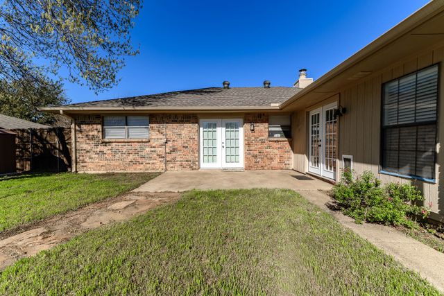 505 Meadow Ridge, Cedar Hill, TX 75104