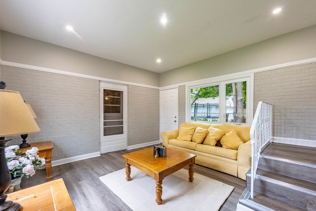 795 E 163rd Street, South Holland, IL 60473