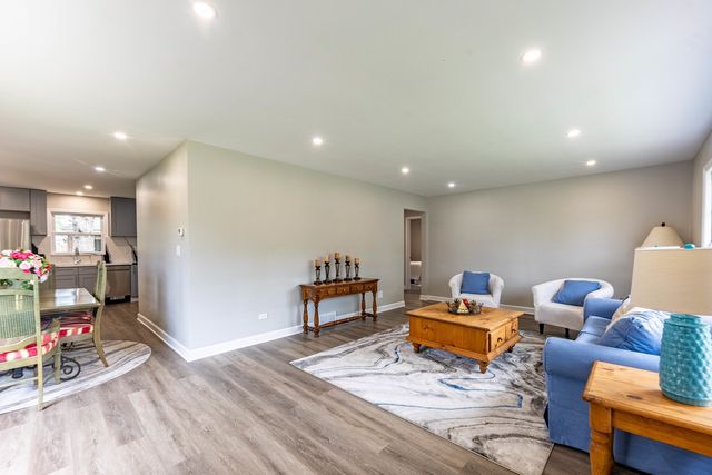 795 E 163rd Street, South Holland, IL 60473