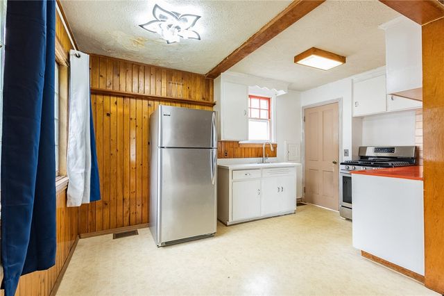 210 Weston Road, Rochester, NY 14612