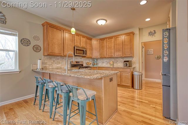 1291 Courtney Court, Hartland, MI 48353