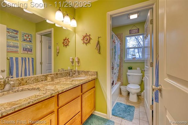 1291 Courtney Court, Hartland, MI 48353