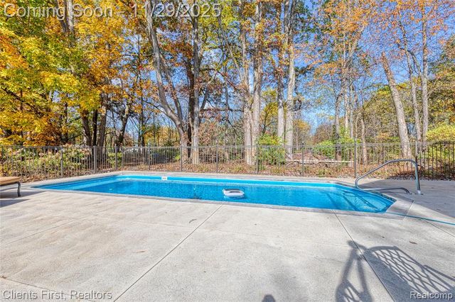 1291 Courtney Court, Hartland, MI 48353