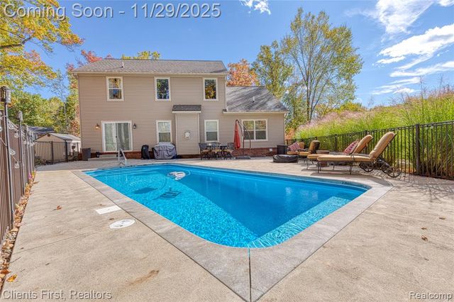 1291 Courtney Court, Hartland, MI 48353