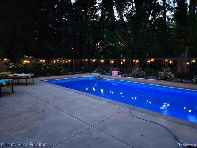 1291 Courtney Court, Hartland, MI 48353