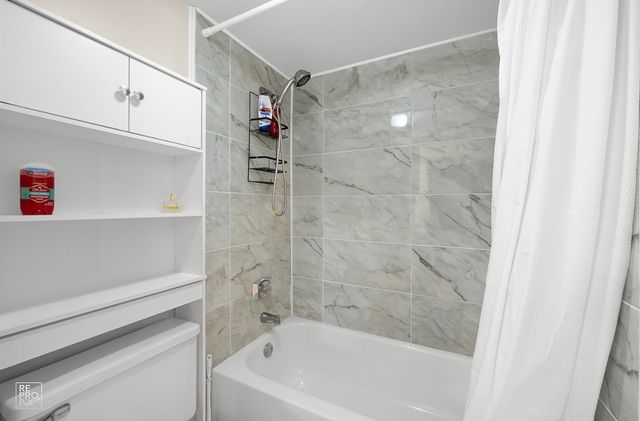 6820 Joliet Road 11, Indian Head Park, IL 60525