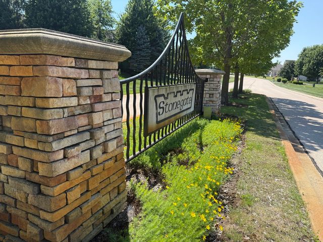 7010 Wildflower Court, Spring Grove, IL 60081