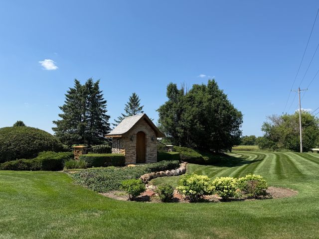 7010 Wildflower Court, Spring Grove, IL 60081