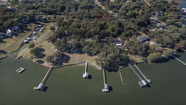 912 Oak Hill Drive, West Tawakoni, TX 75474