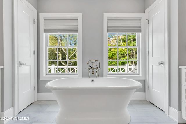 13 Buttonwood Lane, Rumson, NJ 07760