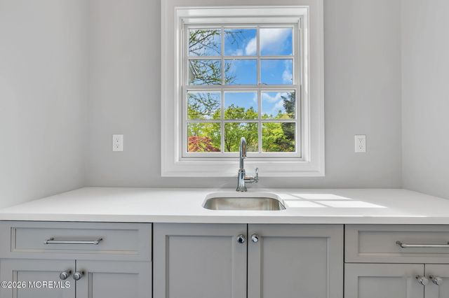 13 Buttonwood Lane, Rumson, NJ 07760