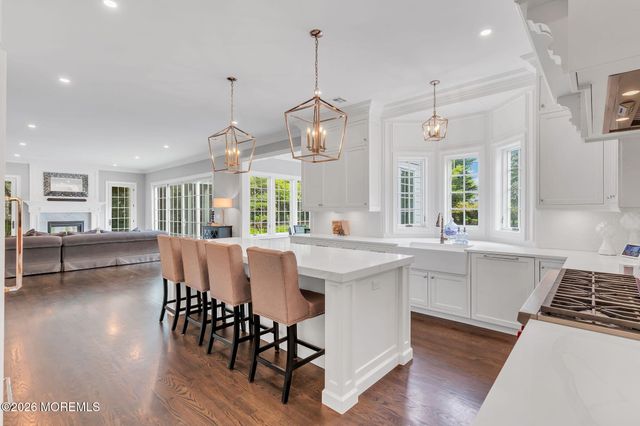 13 Buttonwood Lane, Rumson, NJ 07760