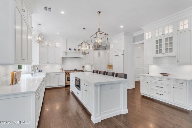 13 Buttonwood Lane, Rumson, NJ 07760