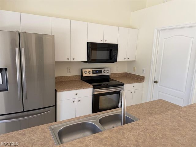 2829 NW 2nd TER, Cape Coral, FL 33993