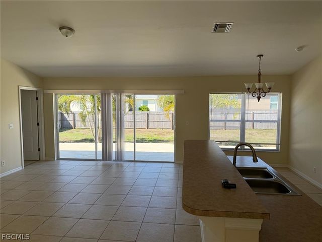 2829 NW 2nd TER, Cape Coral, FL 33993