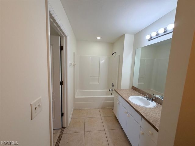 2829 NW 2nd TER, Cape Coral, FL 33993