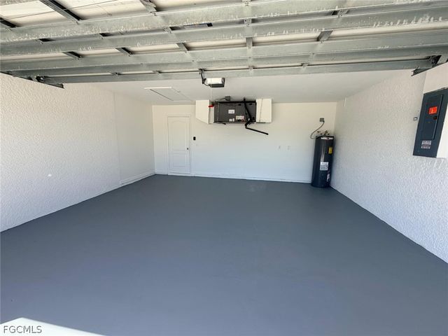 2829 NW 2nd TER, Cape Coral, FL 33993