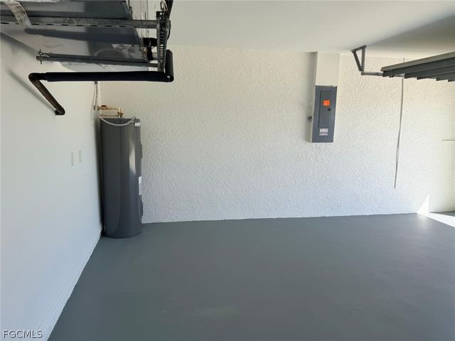 2829 NW 2nd TER, Cape Coral, FL 33993