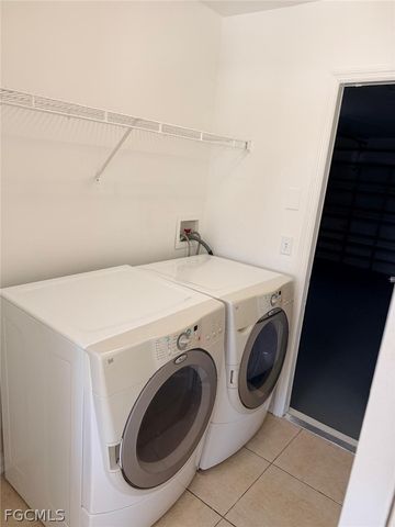 2829 NW 2nd TER, Cape Coral, FL 33993