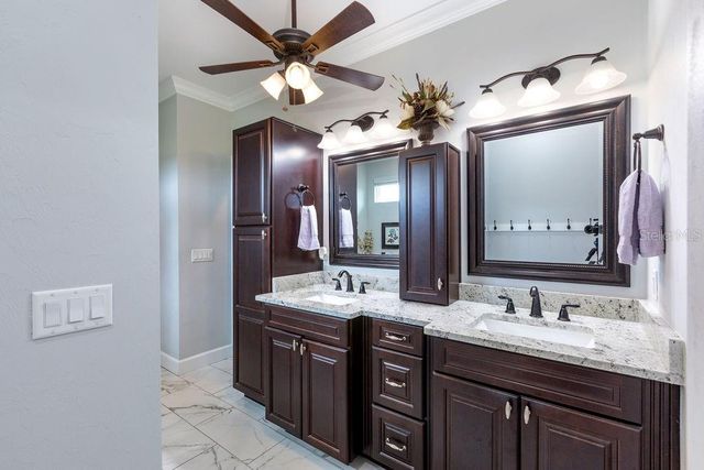 733 SW MARYNIK DRIVE, High Springs, FL 32643