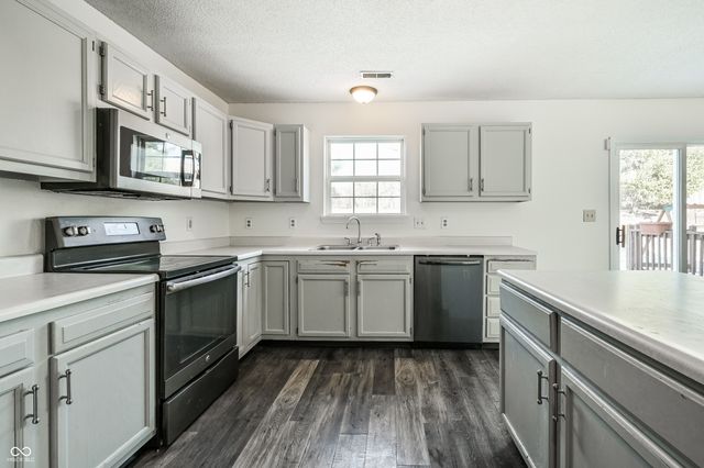 12364 Blue Sky Drive, Fishers, IN 46037