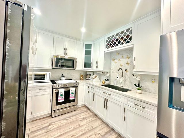 2250 NW 196th Street, Miami Gardens, FL 33056