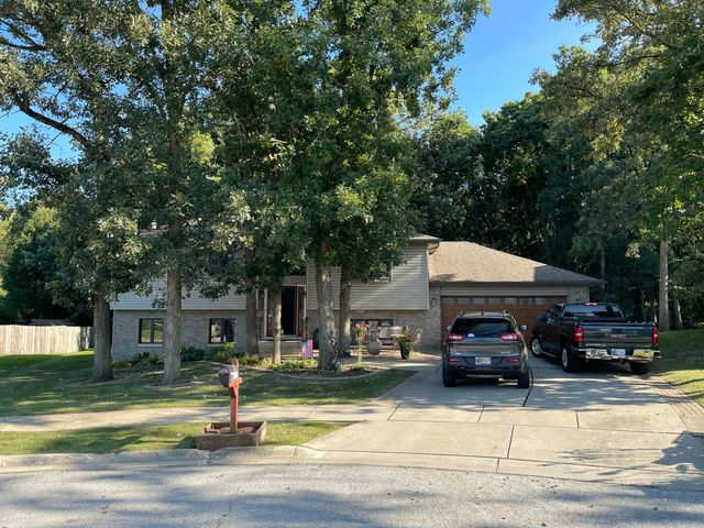 6613 W 86th Court, Crown Point, IN 46307