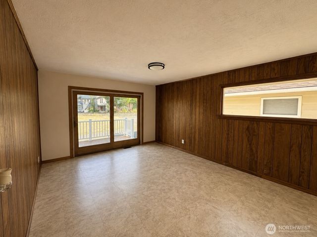 216 Caspers Street, Edmonds, WA 98020
