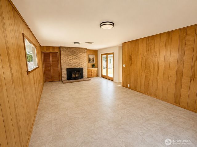 216 Caspers Street, Edmonds, WA 98020