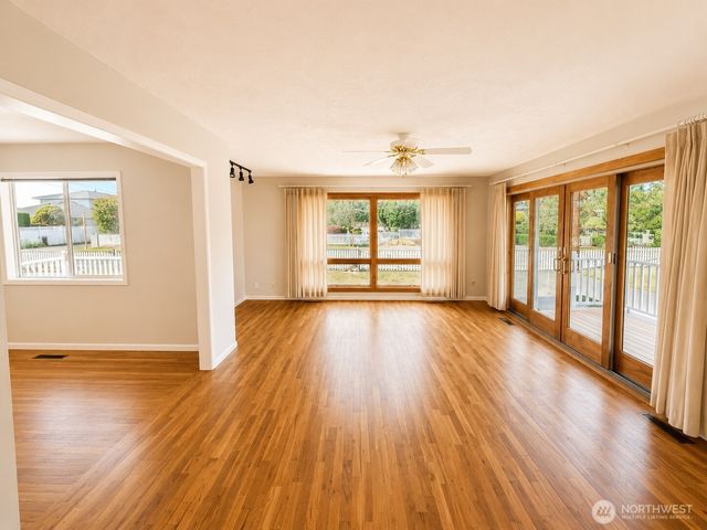 216 Caspers Street, Edmonds, WA 98020