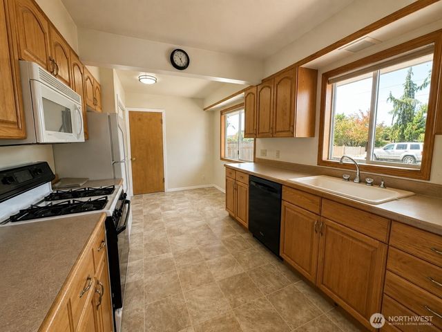 216 Caspers Street, Edmonds, WA 98020