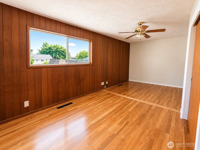 216 Caspers Street, Edmonds, WA 98020