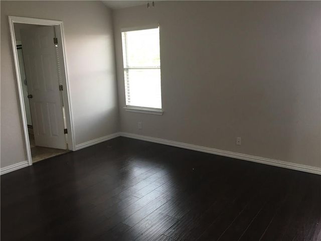 312 Estate DR, Hutto, TX 78634