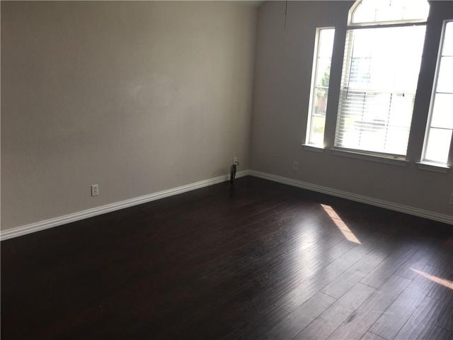 312 Estate DR, Hutto, TX 78634