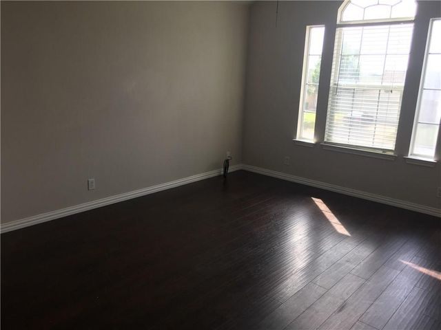 312 Estate DR, Hutto, TX 78634