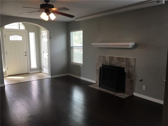 312 Estate DR, Hutto, TX 78634