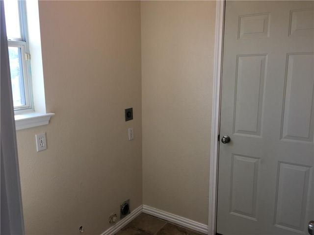 312 Estate DR, Hutto, TX 78634